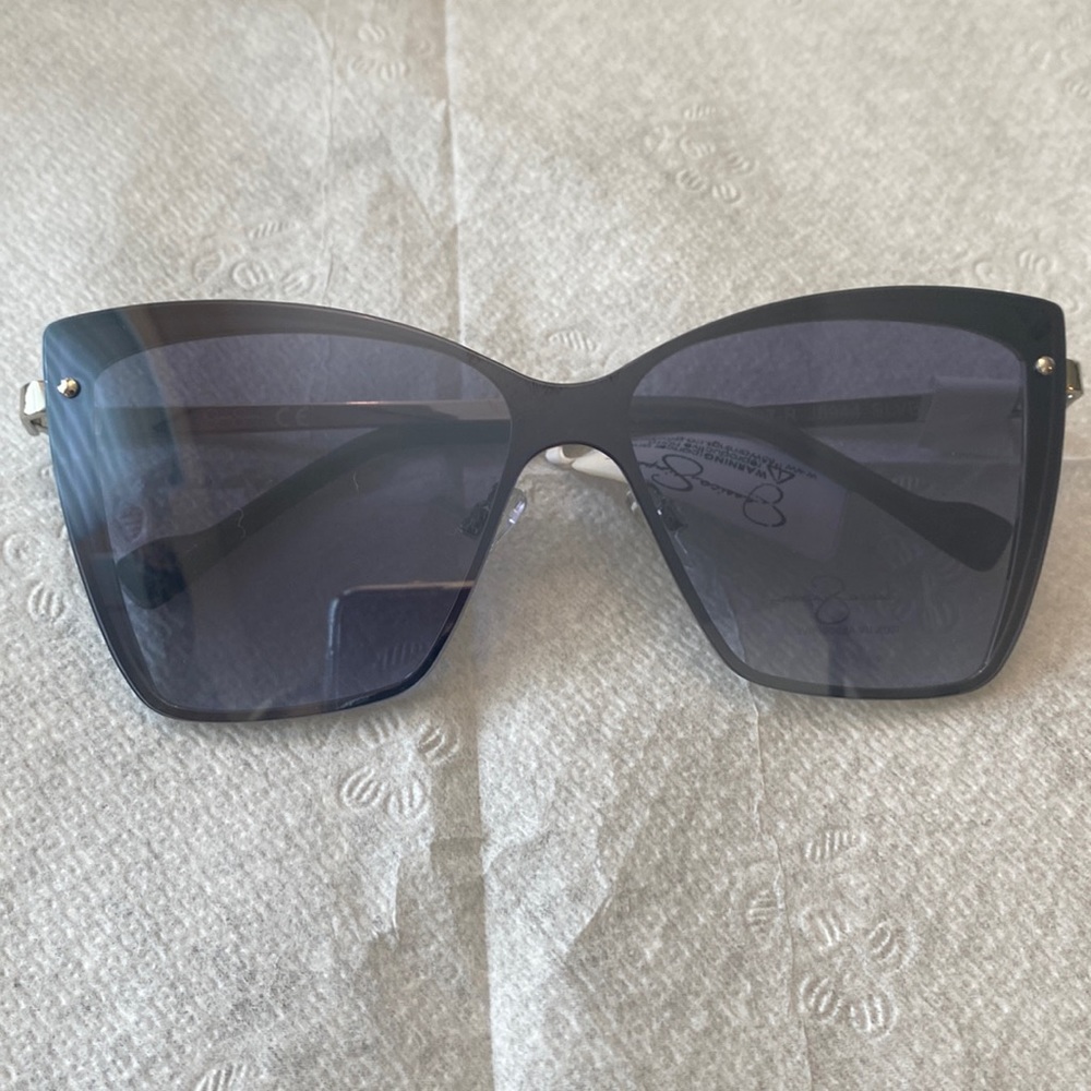 Jessica Simpson women’s sunglasses
